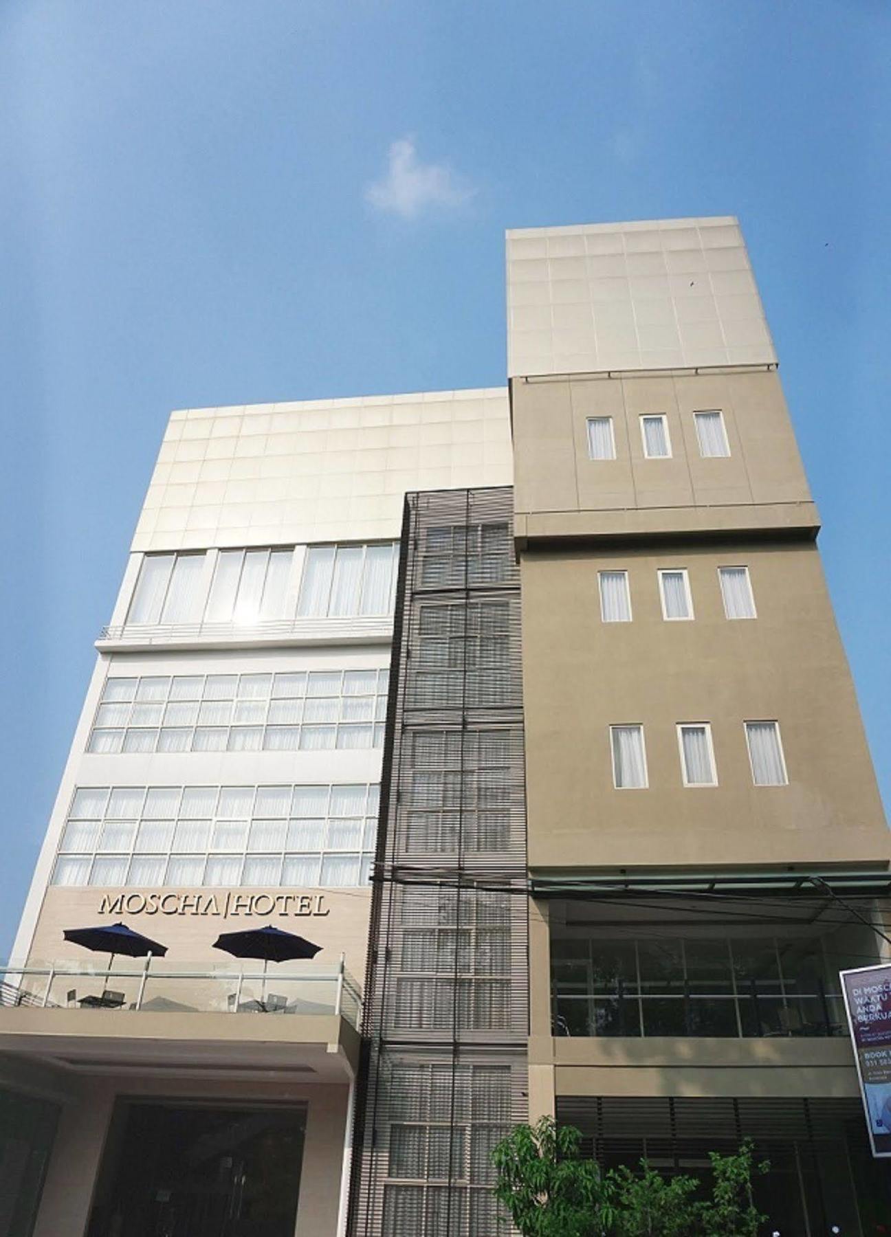 Moscha Hotel Surabaya Luaran gambar